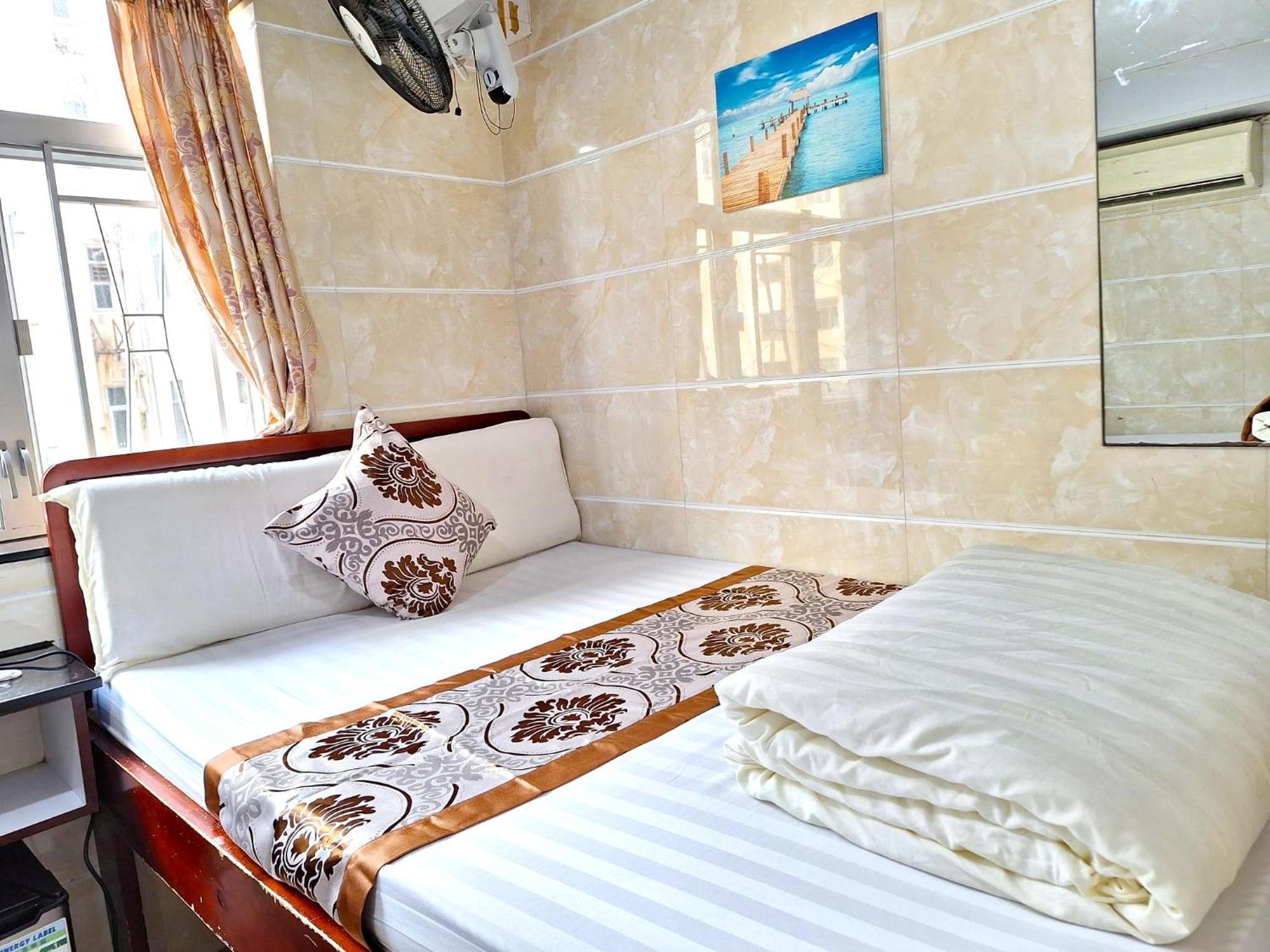 Guest house International Metro *